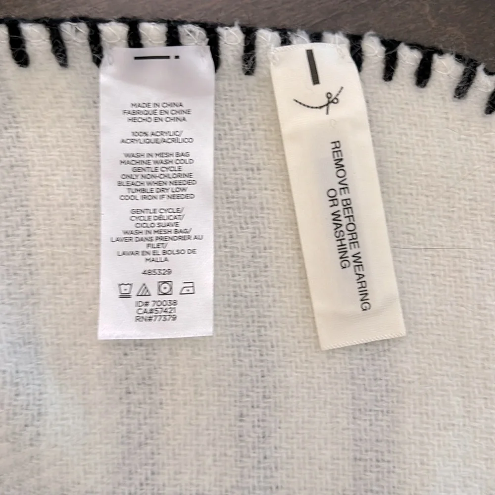 Ann Taylor Wrap. White/Black. One Size. NWT. - Picture 6 of 6